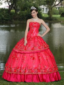 Expensive Handmade Flowers Appliqued Red Dress for Sweet 15
