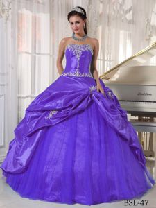 Purple Pick-ups Taffeta and Tulle Appliques Sweet 16 Dresses