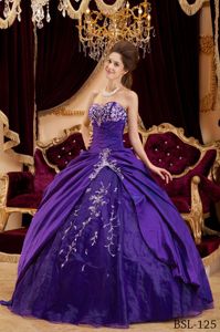 Purple Floor-length Taffeta Appliques Dress for Quinceanera