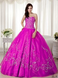 Sweetheart Fuchsia Sweet 16 Dresses with Exquisite Embroidery