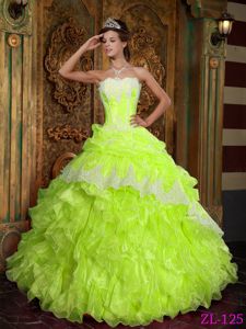 Yellow Green Dress For Quinceaneras with White Appliques and Ruffles