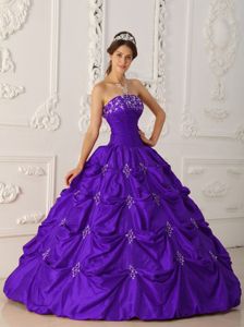 Purple Taffeta Dress for Quinceaneras with Appliques and Pick-ups