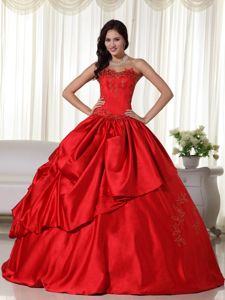 Elegant Red Taffeta Embroidery Quinceanera Gown Dresses
