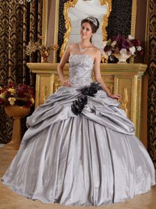 Hand Made Flowers Gray Quinceanera Party Dresses with Appliques