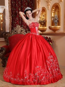 Fabulous Embroidery Taffeta Quinceanera Dresses Strapless in Red