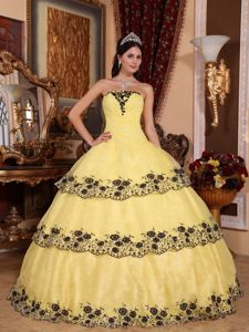Yellow Strapless Organza Sweet 15 Dresses with Lace Hem Decorate