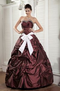 Noble Burgundy Taffeta Beaded Quinceanera Party Dress with Bow