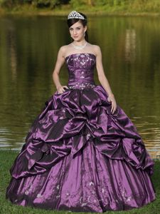 Strapless Embroidery Beading Purple Quince Dress with Pick-ups