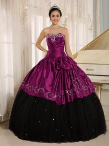 Beading Ruffled Fuchsia and Black Quince Dresses with Pick-ups