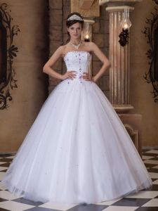 White Strapless Quinceanera Gowns Dresses with Beading Embroidery