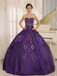 Beading Eggplant Purple Dresses for a Quince with Embroidery