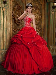 Appliqued Red Sweetheart Quinceanera Dresses Gowns with Pick ups