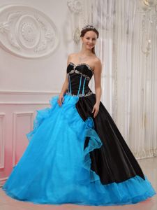 Appliqued Blue and Black Dresses for A Quinceanera with Flounce