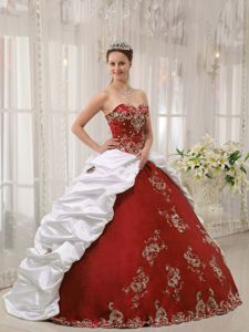 Wine Red and White Taffeta Sweet 16 Dresses with Appliques Pick ups