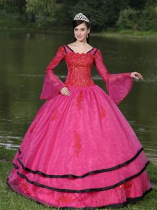 Coral Red Long Sleeves Beading Quinces Dresses with Appliques
