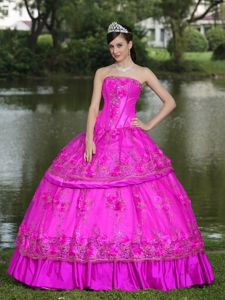 Modest Strapless Quinceanera Dresses with Appliques on Promotion