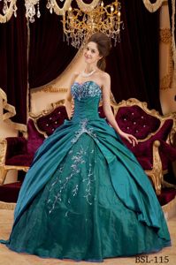 2013 Popular Embroidered Sweet 15 Dresses in Peacock Green 2013