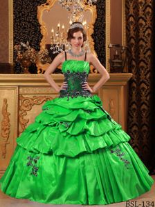 Grass Green Spaghetti Straps Quinceanera Dresses with Tiers and Appliques