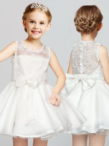 Exceptional White Scoop Clasp Handle Lace and Bowknot Flower Girl Dresses Sleeveless
