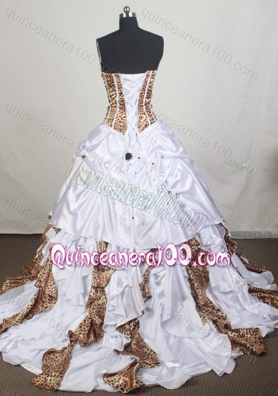 Exclusive Beading Ball Gown Strapless Quinceanera Dresses with Leopard