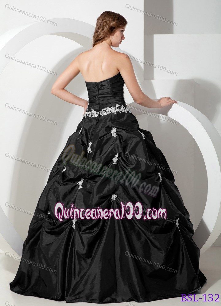 Black Sweetheart Pick-ups and Appliques Puffy Sweet 16 Gowns