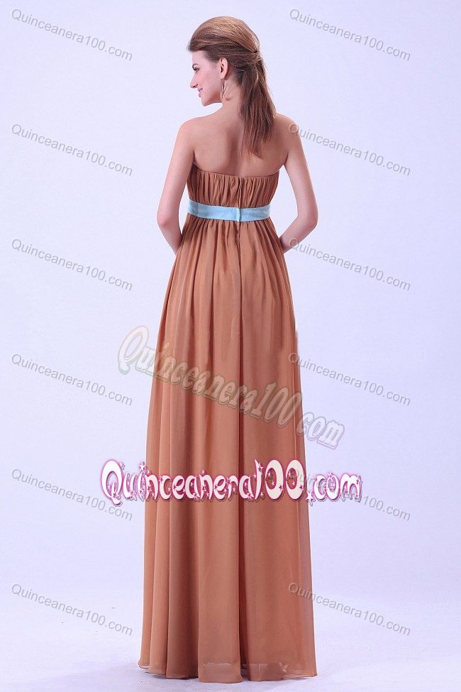 Chocolate Dama Dress With a Blue Belt and Ruches in Chiffon