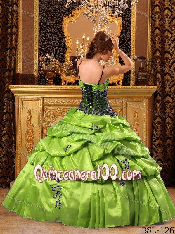 Wholesale Spring Green Appliques Sweet 15 Dresses with Pick-ups