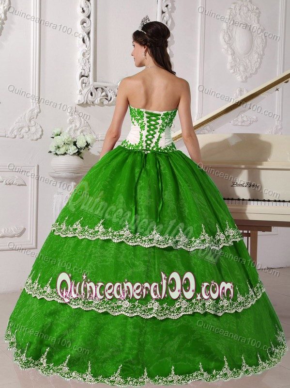 Popular Spring Green and White Appliques Lace up Front Dress for 15