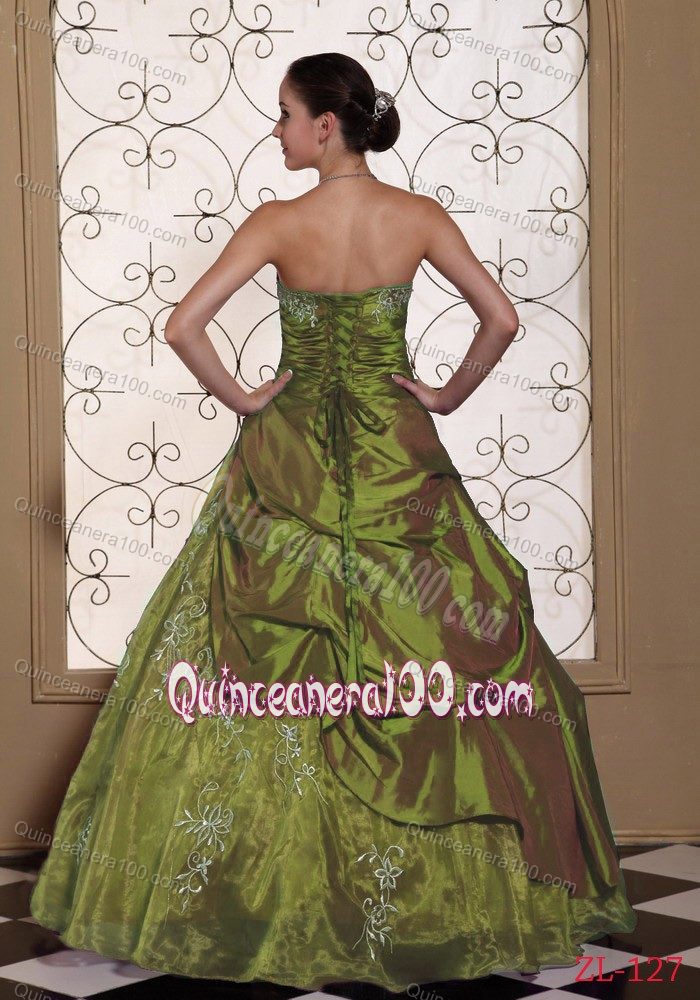 Olive Green Embroidery Dresses For a Quince with Dripping Fabric
