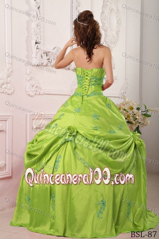 Embroidery Strapless Yellow Green Quince Gowns with Pick-ups