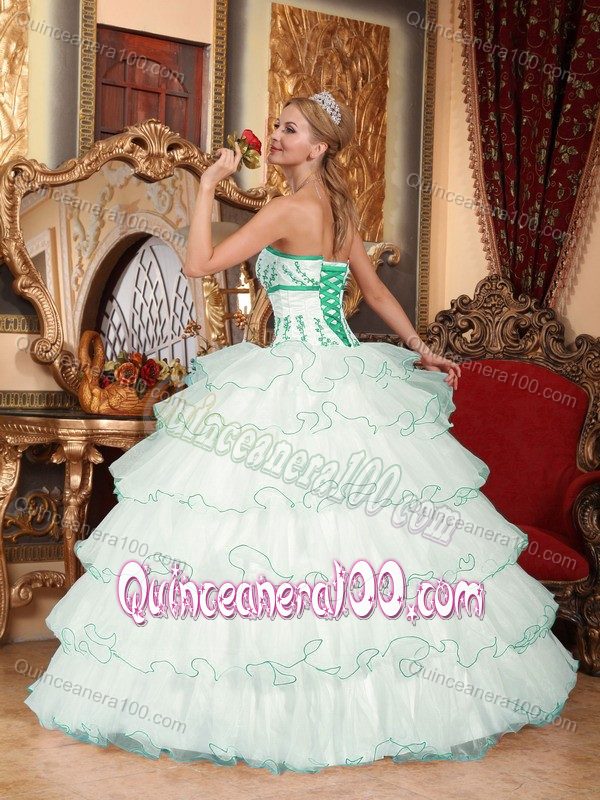 Ruffled White Quinceanera Dresses with Appliques and Brush Train