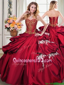 Latest Wine Red Taffeta Quinceanera Dress with Appliques and Beading