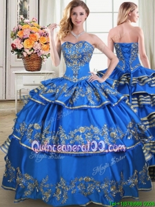 2017 Fashionable Taffeta Blue Quinceanera Dress with Embroidery and Ruffled Layers