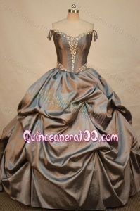 Elegant Off the Shoulder Ball gown Quinceanera Dress With Beading And Pick-ups