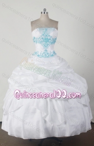 Simple Ball Gown Strapless Applique and Beading Quincenera Dresses in White