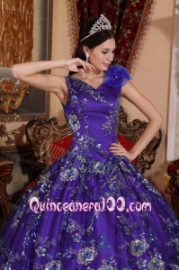 2014 V-neck Limited Embroidery Quinceanera Dress in Purple