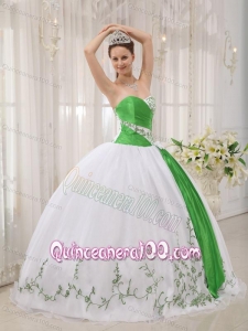 White Ball Gown Sweetheart Floor-length Organza Embroidery 16 Party Dress