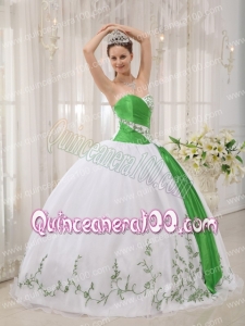 White Ball Gown Sweetheart Floor-length Organza Embroidery Quinceanera Dress