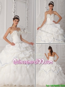 Luxurious White Sweetheart Quinceanera Gowns with Beading