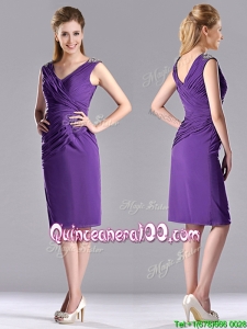 2016 Cheap Column V Neck Knee-length Short Dama Dress in Purple