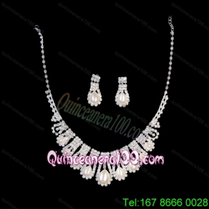 Luxurious Rhinestone Pearl Ladies Jewelry Set Including Necklace And Earrings