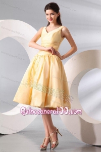 A-line Light Yellow V-neck Knee-length Ruching Dresses for Dama