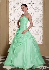 Romantic Beaded Sweetheart Mint Green Sweet 15 Dresses with Ruching