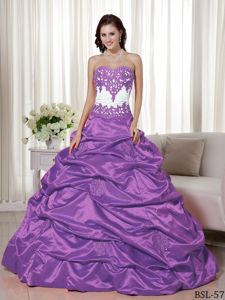 Unique Lavender Sweetheart Quinceanera Gowns with Appliques