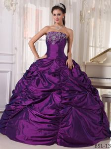 Strapless Floor-length Embroidery Sweet 15 Dresses in Purple