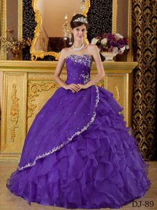 Appliques and Ruche Purple Organza Quinceanera Dress with Ruffles