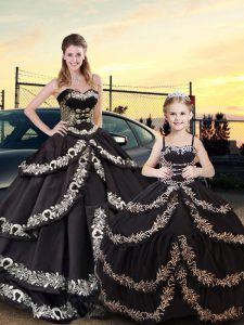 Black Taffeta Lace Up Quince Ball Gowns Sleeveless Floor Length Embroidery and Ruffled Layers