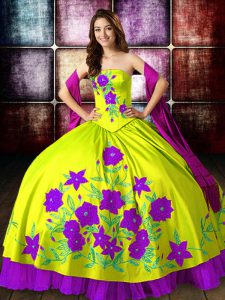 Sexy Yellow Green Ball Gowns Embroidery Ball Gown Prom Dress Lace Up Taffeta Sleeveless Floor Length