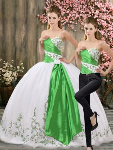 Deluxe Sweetheart Sleeveless Organza Ball Gown Prom Dress Embroidery and Belt Lace Up