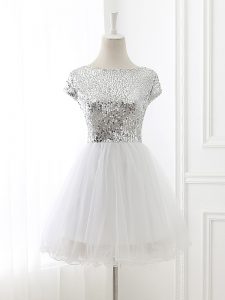 A-line Quinceanera Court of Honor Dress White Scoop Tulle Cap Sleeves Mini Length Zipper